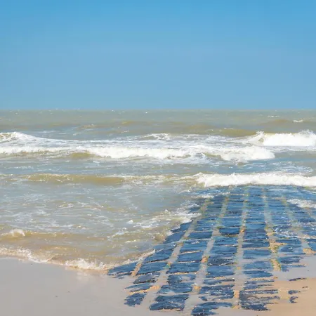 Seaside 101 With Parking By Interhome *